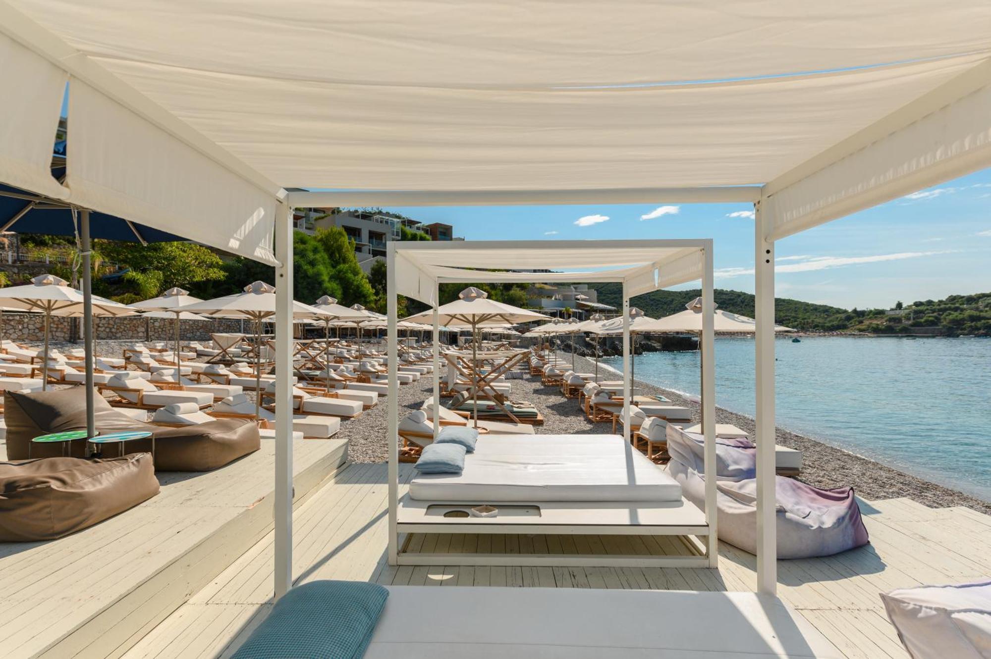 Folie Marine Club 5*