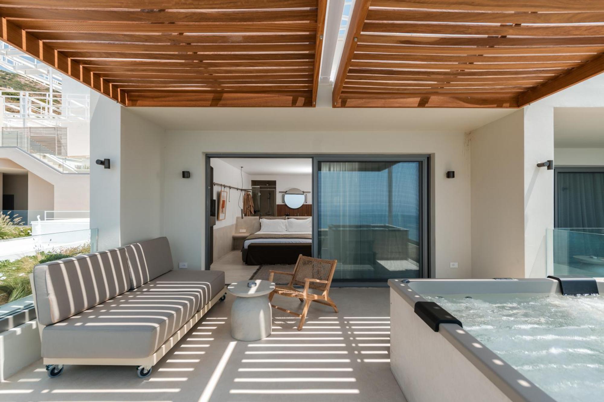Folie Marine Club 5* Jal