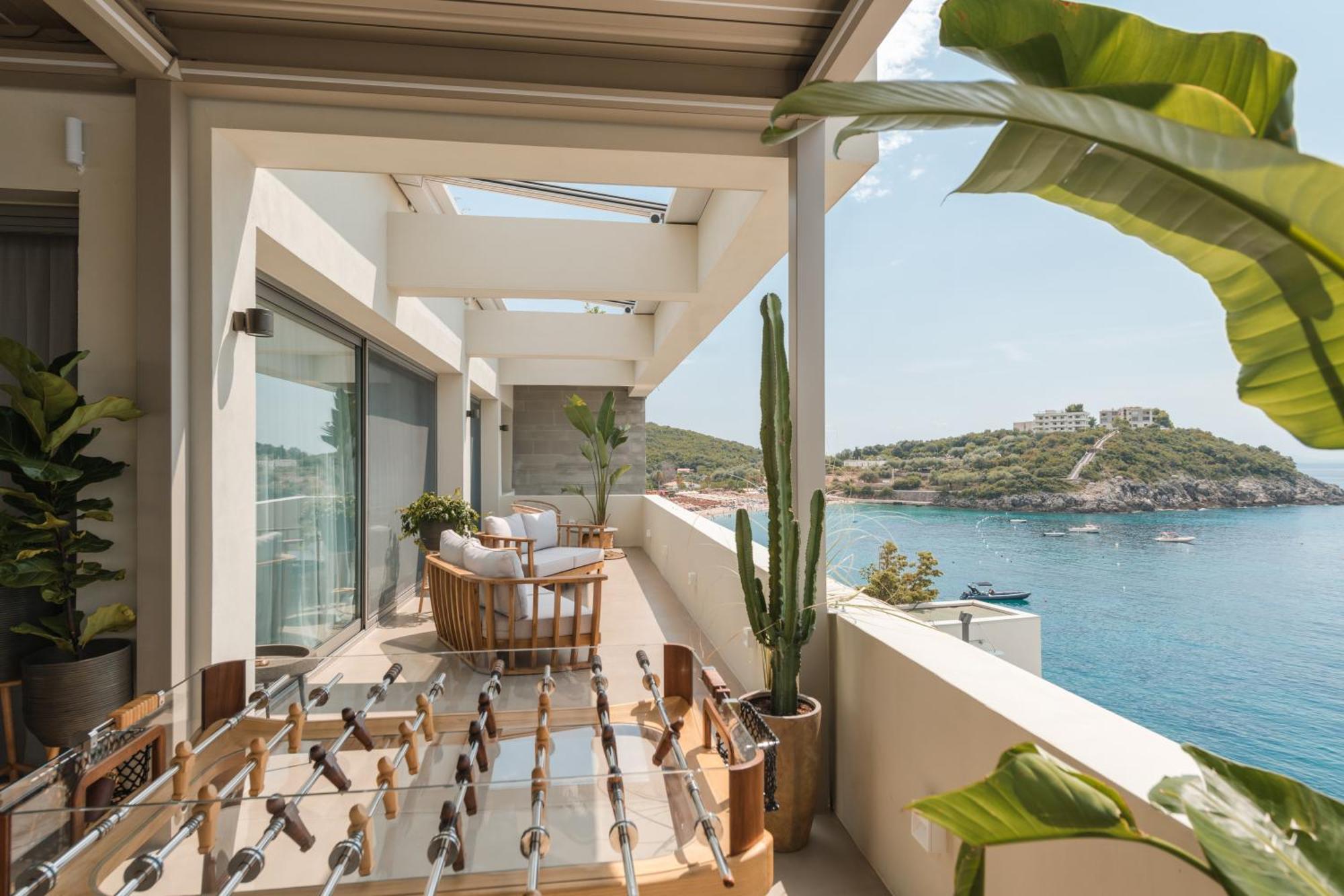 Folie Marine Club